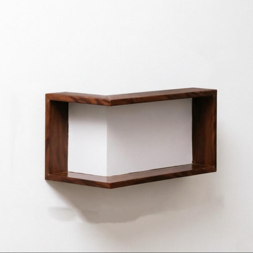 Wall Corner Shelf for Living Room and Bedroom, Vintage Style Floating Storage Rack, Versatile Decorative Organizer for Plants and Books