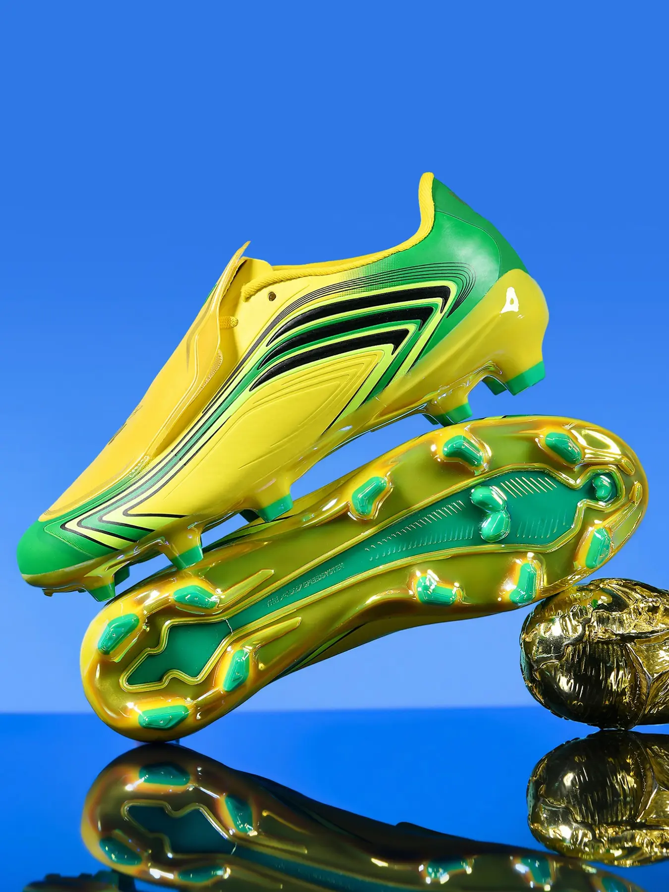 Electroplated Sole Long Stud Soccer Boots, Unisex Natural Grass Professional Match Shoes, Gradual Texture Anti-Scratch Sole, Sporty Style