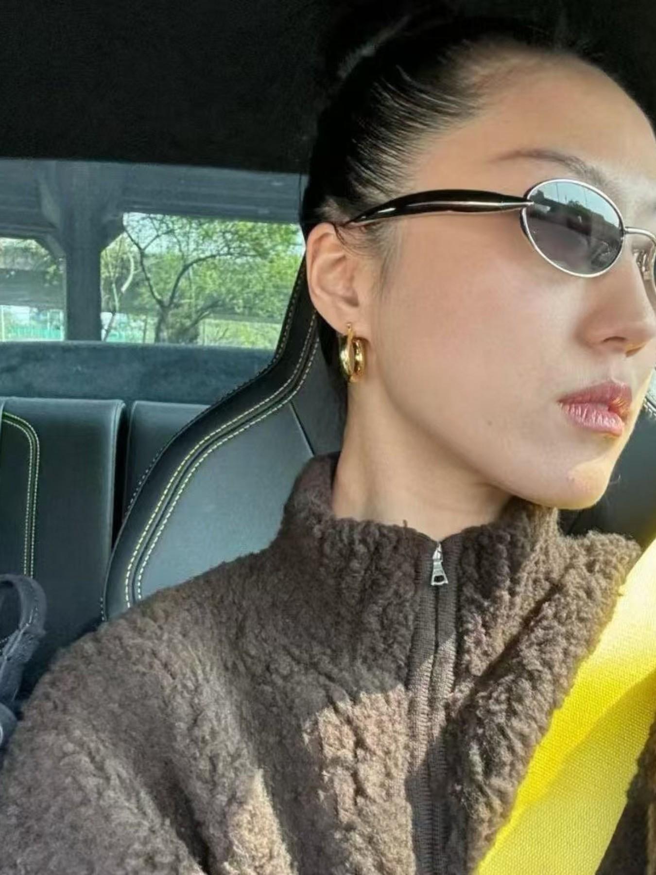 2026 New Oval Metal Sunglasses, Vintage Gold Frame, Gradient Lenses, Small Face Fine Frame, Trendy Street Style Women's Shades