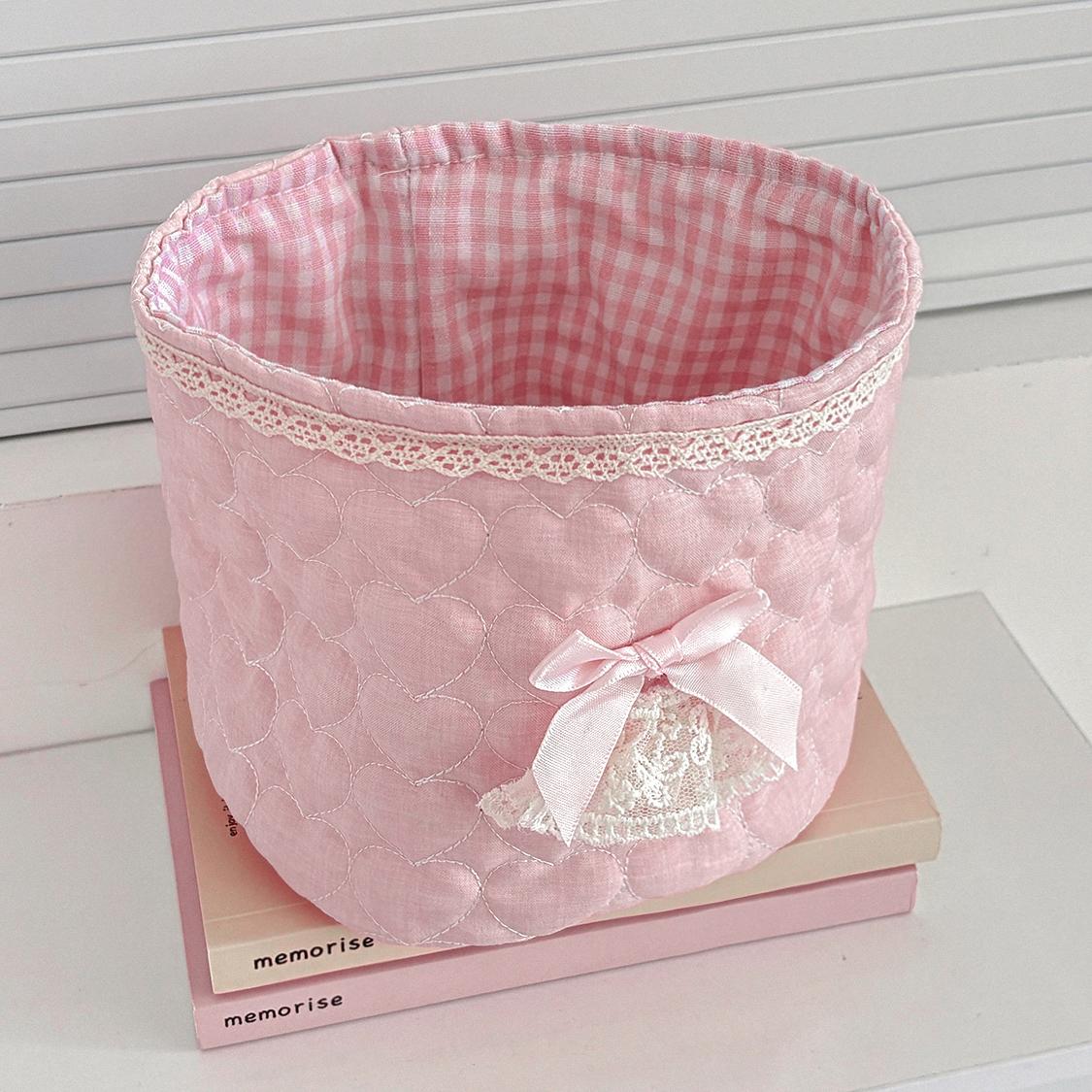 Cute lace bow patchwork storage basket, round fabric desktop organizer box, Instagram-style plaid print storage bin, soft padded makeup storage box, attractive pink bow storage bucket, foldable desktop storage basket