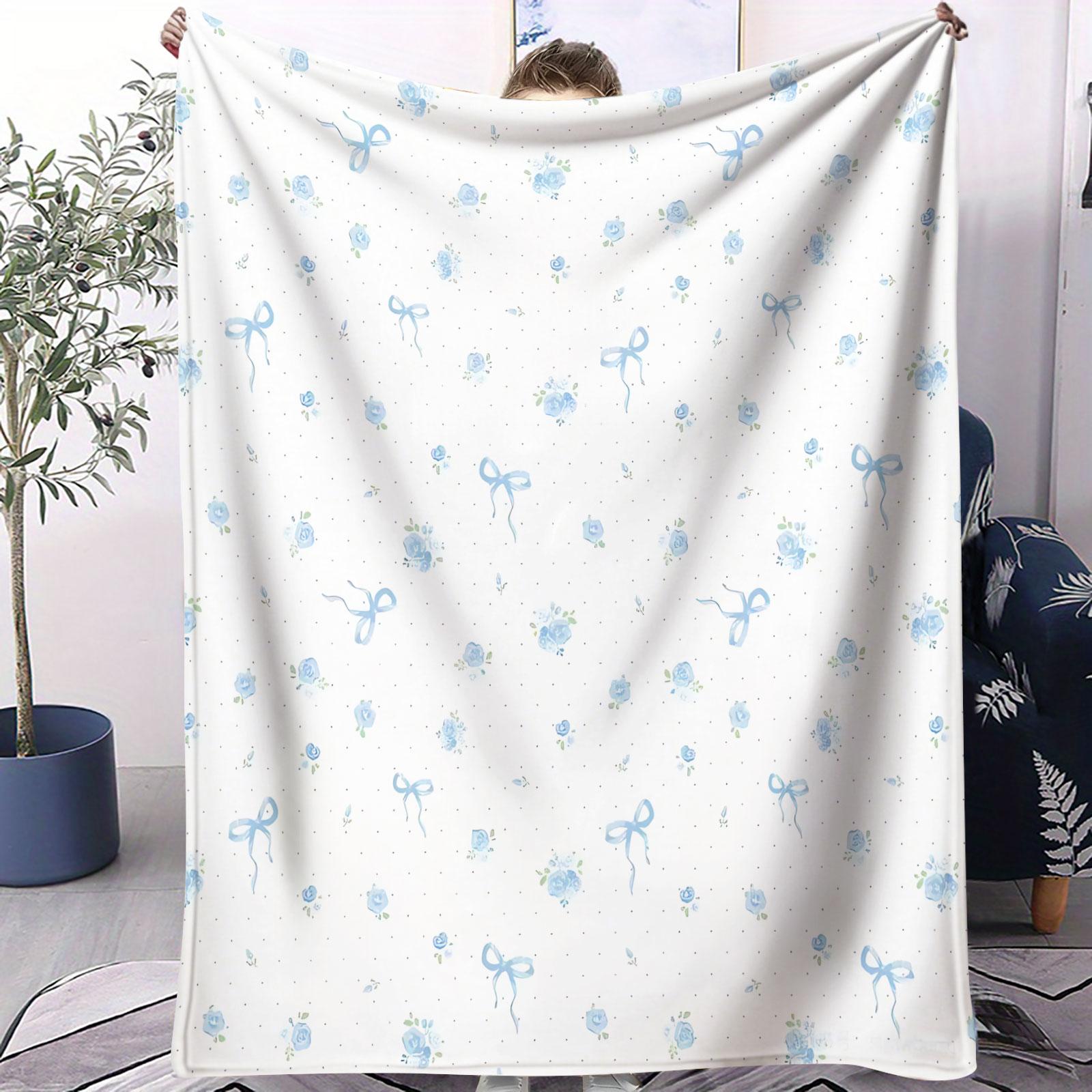 1-Piece Set of Light Blue Striped Cartoon Bow-Printed Blanket, All-Season Flannel Blanket, Available in Multiple Sizes, Soft and Breathable, Perfect for Sofas, Beds, and Office Naps