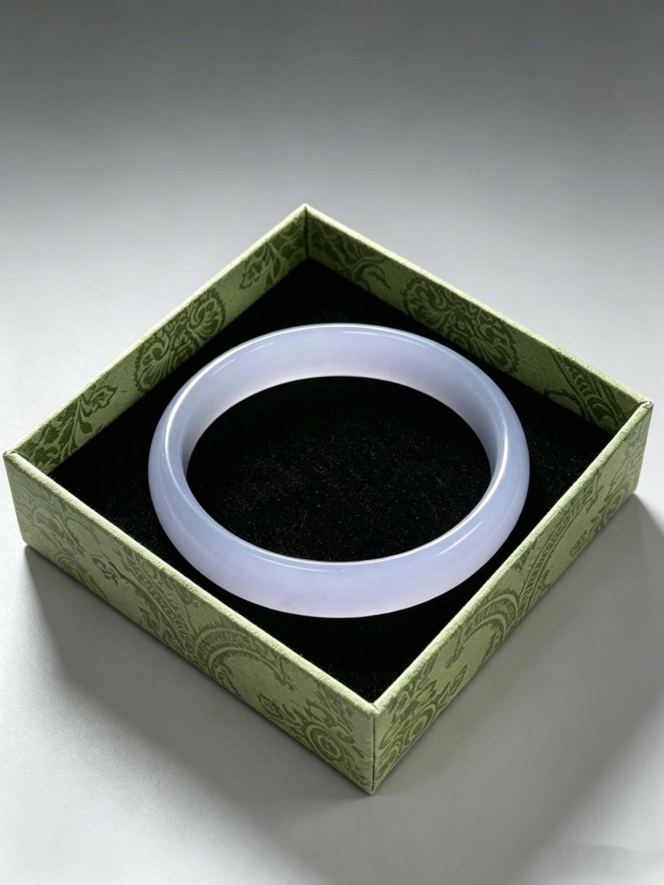 Elegant Eastern Style Jade Bracelet with Gift Box, Beautiful Bangle, Perfect Gift, Traditional Chinese Jewelry, Fine Craftsmanship
