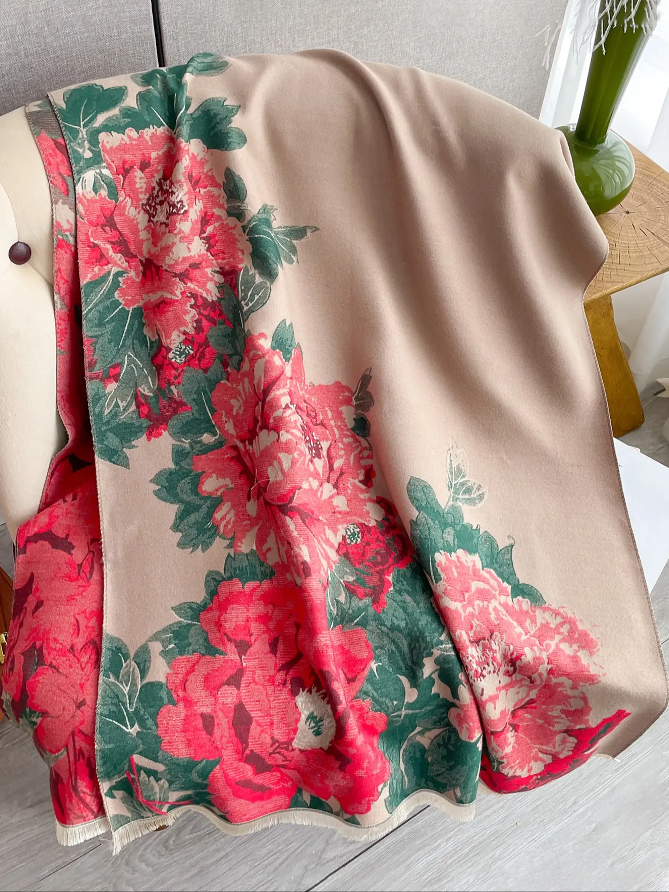 Women's Fashion Scarf, Floral Jacquard Shawl, Warm Thick Woven Fabric, Elegant Fitted Design, Perfect for Fall & Winter Wear