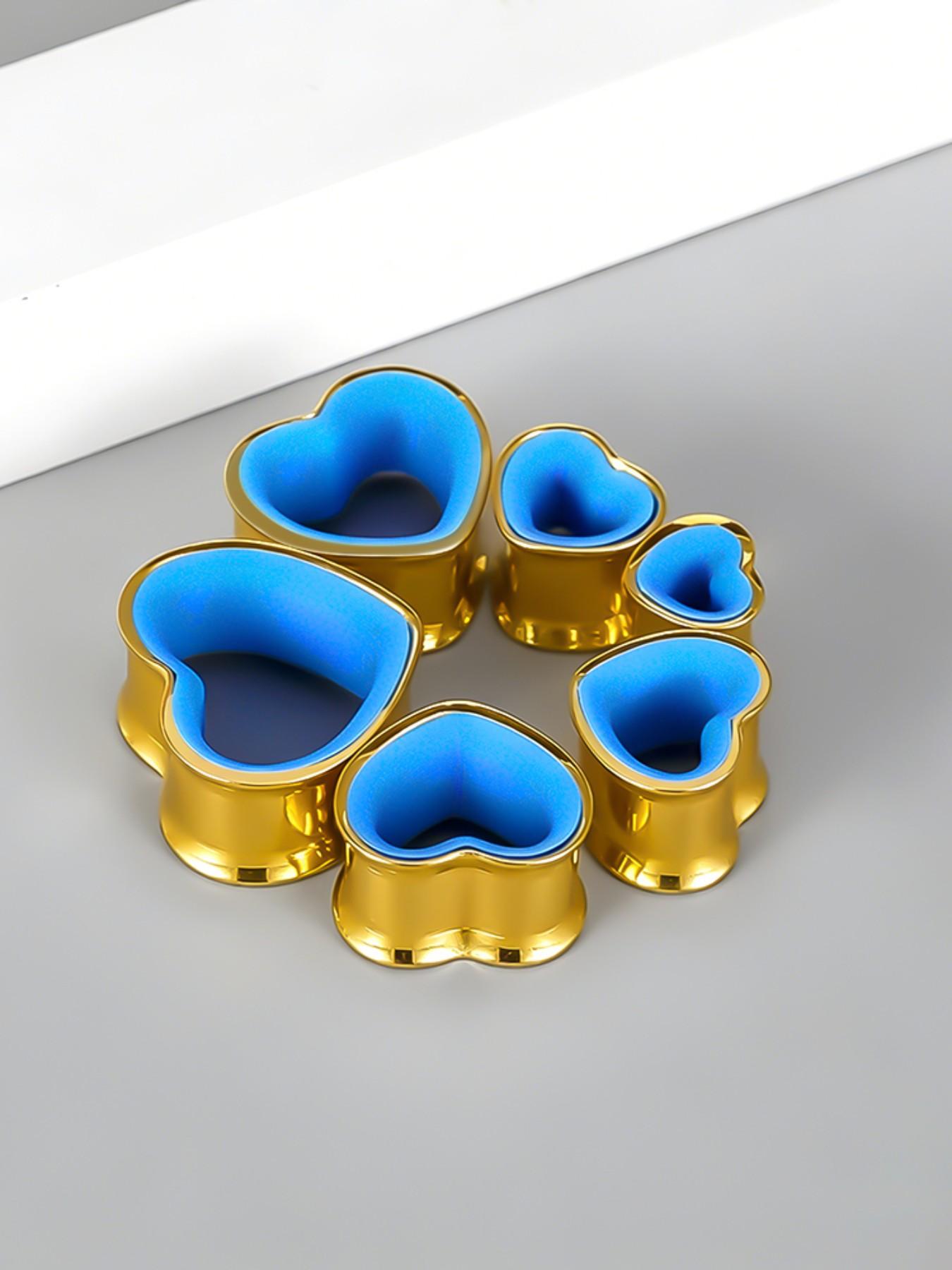 vanku 2pcs Hollow Heart Shape Ear Tunnels Plugs, Stainless Steel Hypoallergenic Piercing Gauges Earrings, Unisex Gift for Women Men