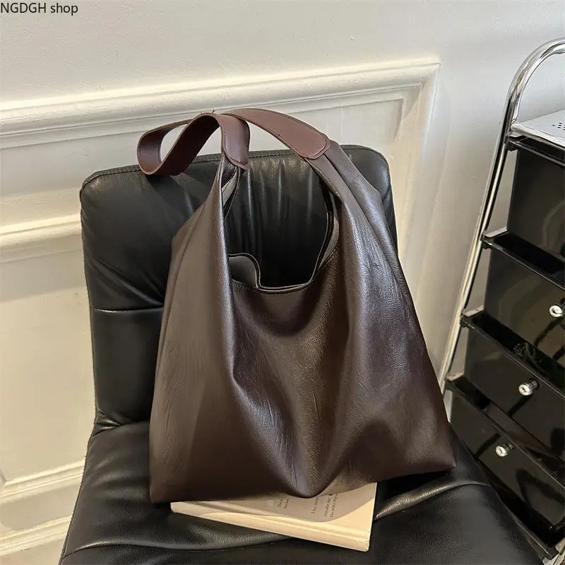 Large PU Leather Crescent Hobo Bag for Women, Soft Slouchy Crossbody Dumpling Shoulder Bag, Minimalist Casual Satchel Purse for School College Work, Roomy Travel Daily Commute Tote Gf Gift, Brown