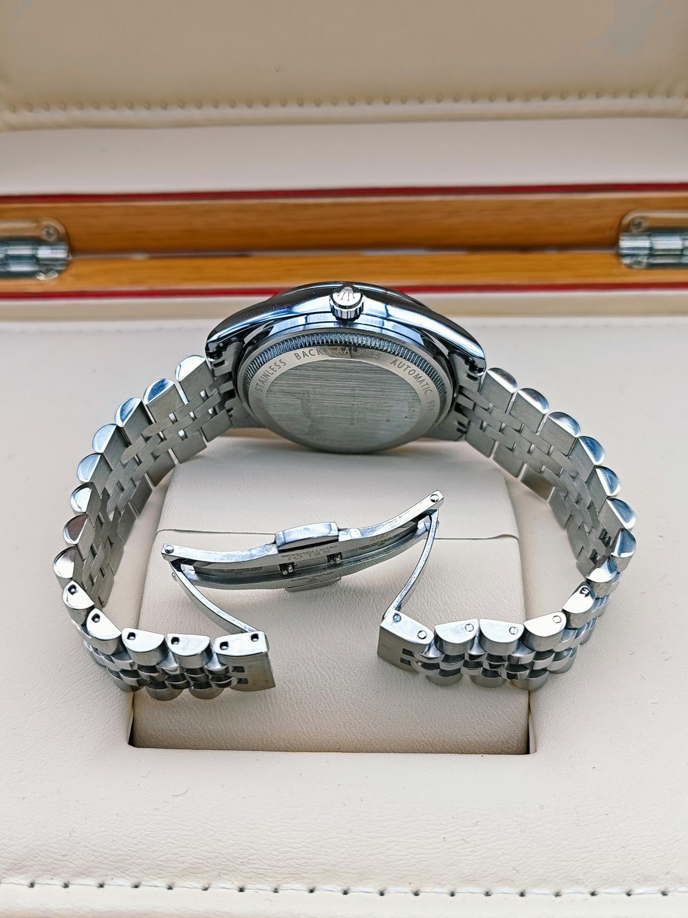 Luxury Log Series High-End Business Men's Watch, Round Dial, Waterproof Calendar Display, Butterfly Buckle Stainless Steel Strap, Business Fashion Watches