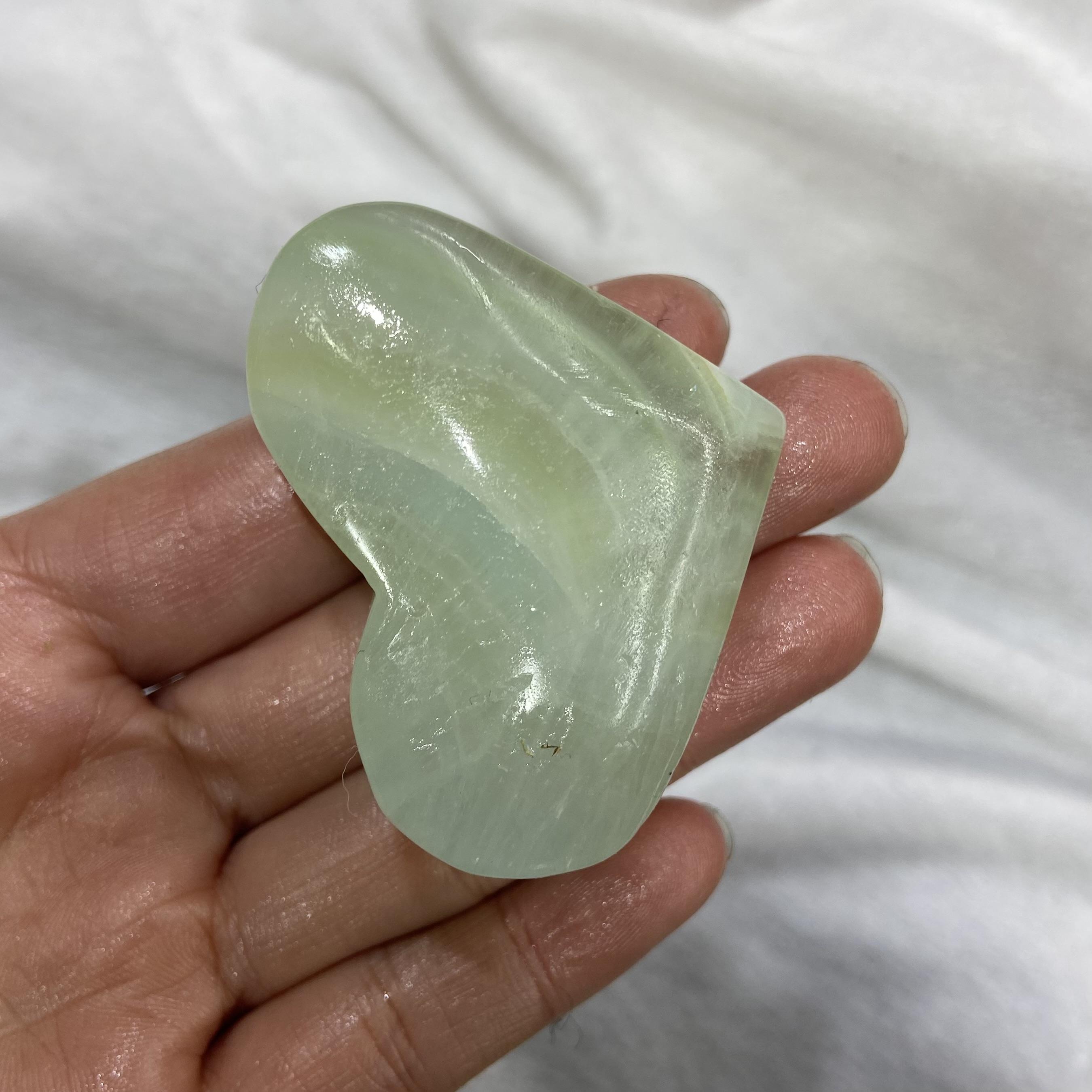 1 count Natural Green Onyx Calcite Heart Stone And Crystal mineral Healing Crystal 57-63mm