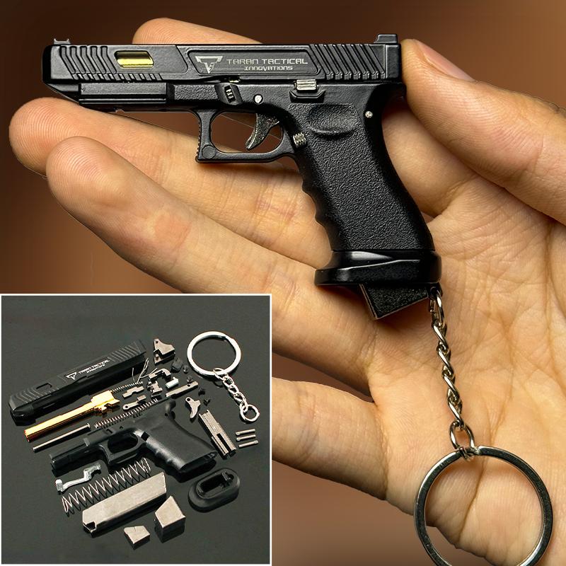 G17TTI Miniature Model Pendant Hand Puppet, Detachable, 1:1 Replica, Key Chain Bag Accessory. Suitable as a gift, with good collectible value.