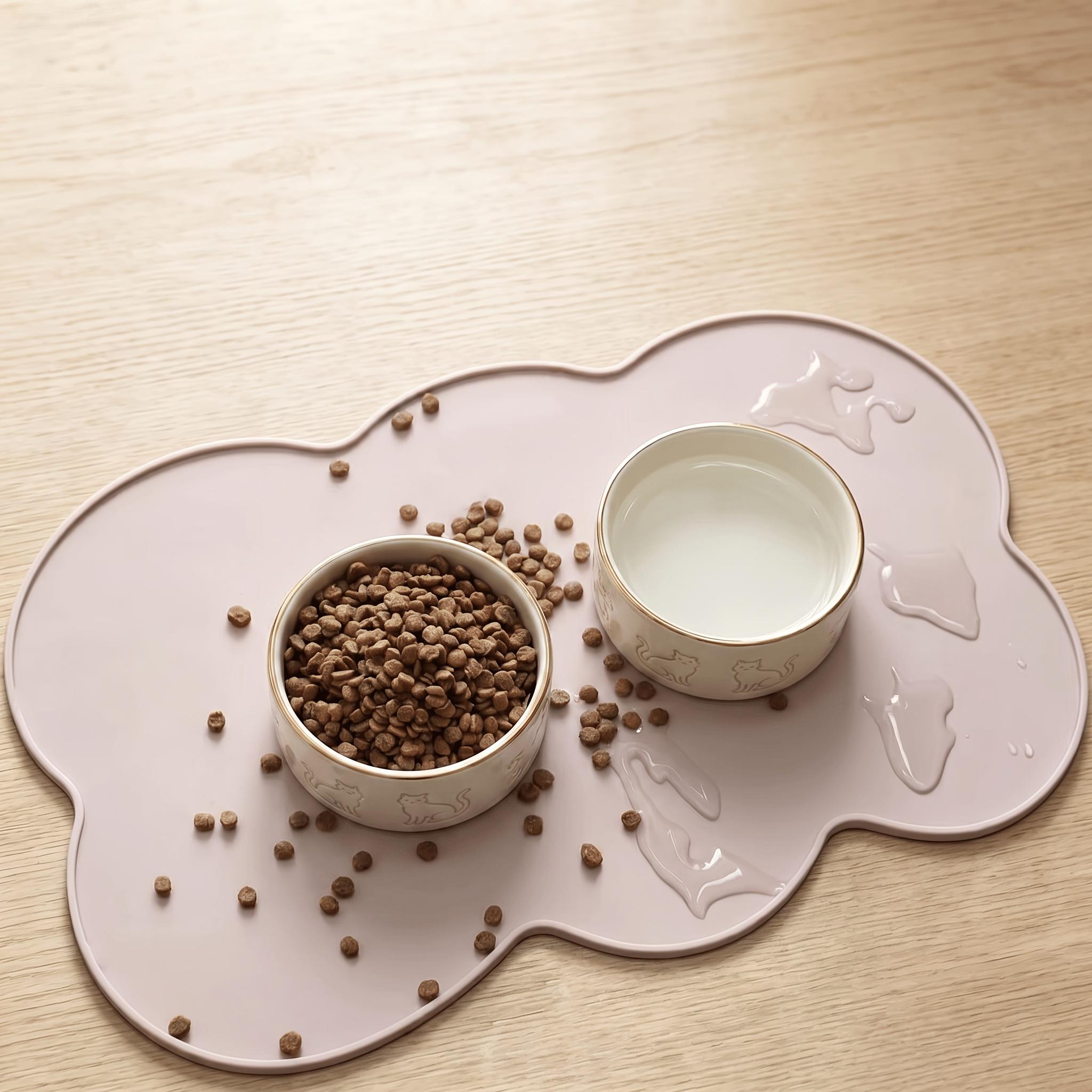 Silicone pet feeding mat, leak-proof and non-slip feeding mat for dogs and cats, oval-shaped bowl mat