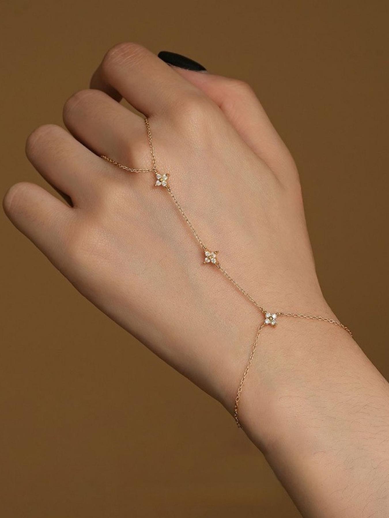 Elegant Zircon Four-Leaf Clover Ring Finger Bracelet, Vintage Style Women's Design, Versatile Daily Party Jewelry