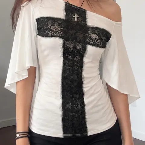 Cross Lace Bat Sleeve T-Shirt, Y2K Asymmetrical Design, Street Fashion, Vintage Style, Summer Top for Women, Slim-Fitting, Casual Chic Top, Casual Fitted Streetwear