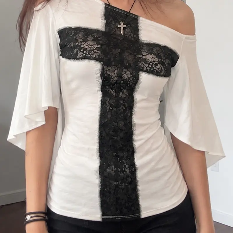 Cross Lace Bat Sleeve T-Shirt, Y2K Asymmetrical Design, Street Fashion, Vintage Style, Summer Top for Women, Slim-Fitting, Casual Chic Top, Casual Fitted Streetwear