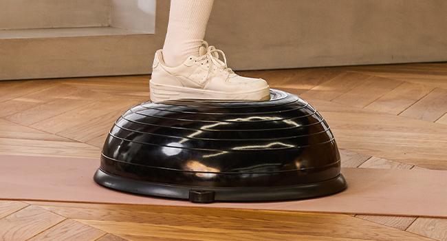 【Jumpstart Sale】ZELUS Balance Ball Trainer with Resistance Bands and Foot Pump, Inflatable Yoga Ball for Home Gym Workouts, 23 Inch Exercise Half Ball for Balance Training Core Strength Fitness More, 330lb Cap, Calisthenics Equipment