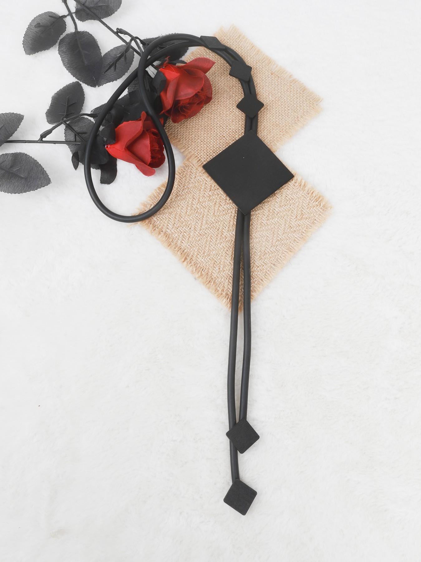 Elegant Square Pendant Necklace for Women, Simple & Chic Jewelry, Perfect for Daily Wear, Office Style, Street Fashion Accessory