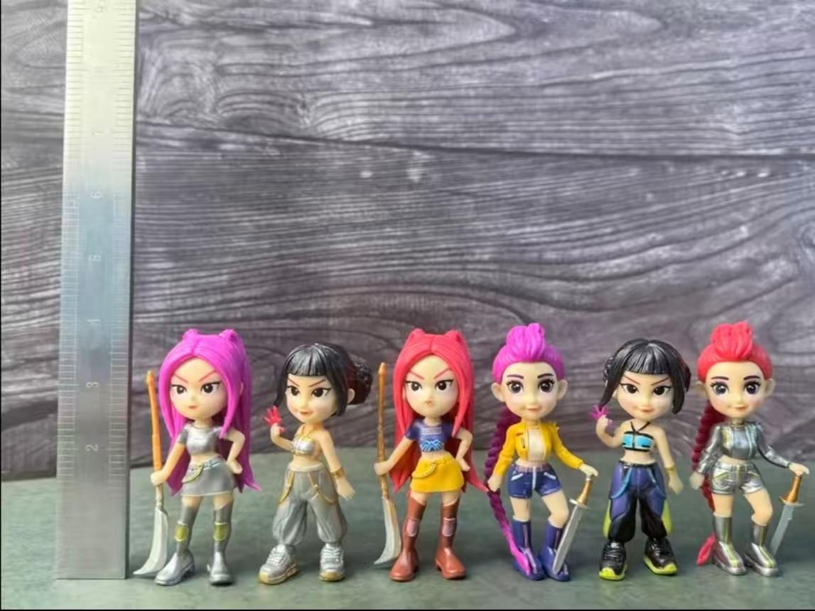 K‑pop Figure Set – 6‑piece anime model toys for home collections and office desk display; a perfect gift for boys and girls, featuring vibrant hair and unique outfits