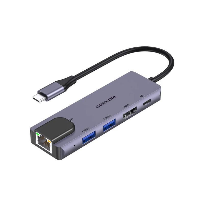 GEEKOM 5-In-1 USB C Hub，connecting external devices and more.