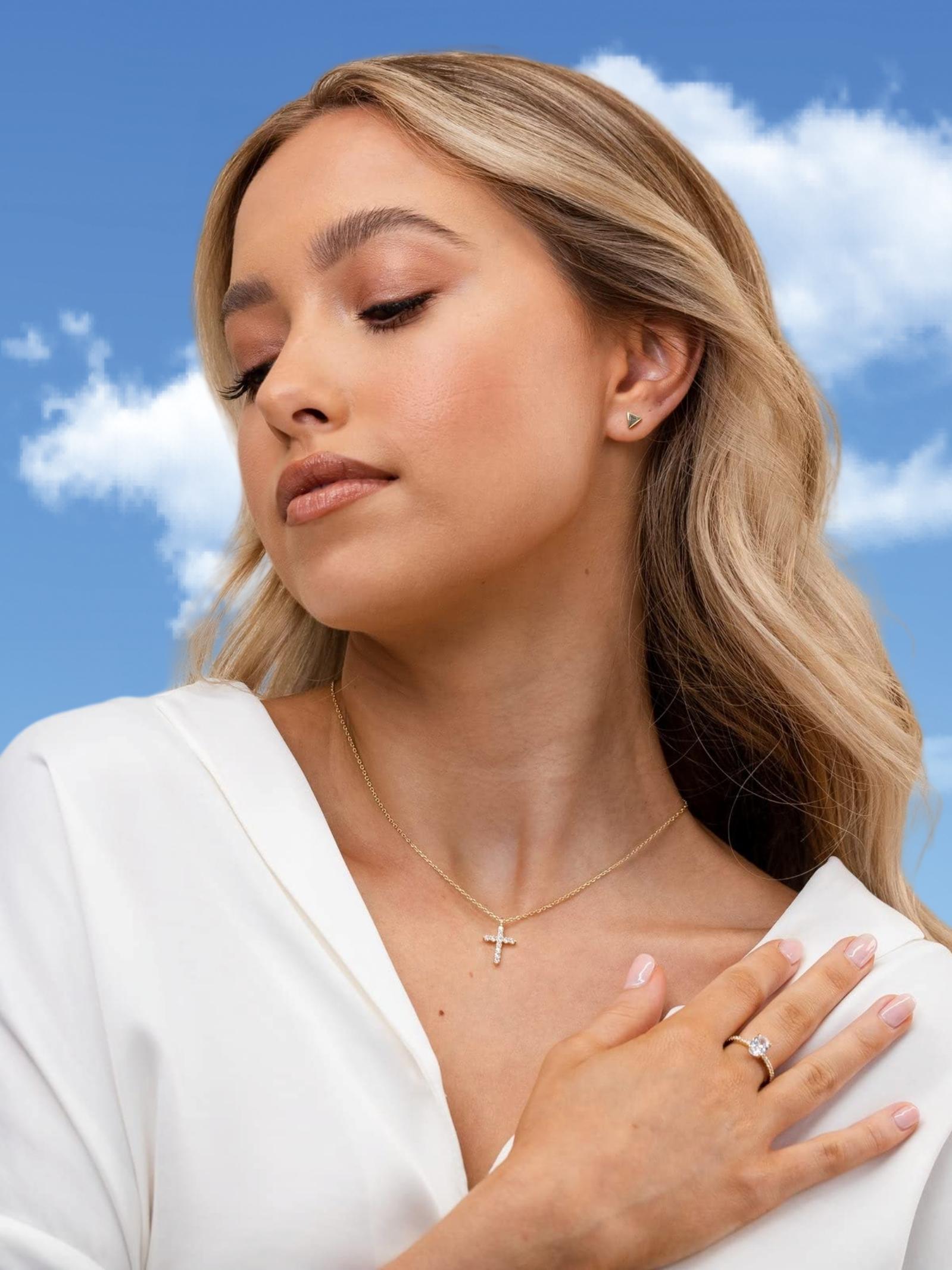 European Cross Necklace for Women, All-Season Faith Pendant, Elegant Daily Wear, Perfect for Parties and Special Occasions