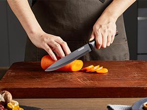 FOHERE Knife Set with Block 13 Pieces, Colorful Stainless Steel Knife Set with Anti-slip Handle, Complete Kitchen Knife Set with Sharpener