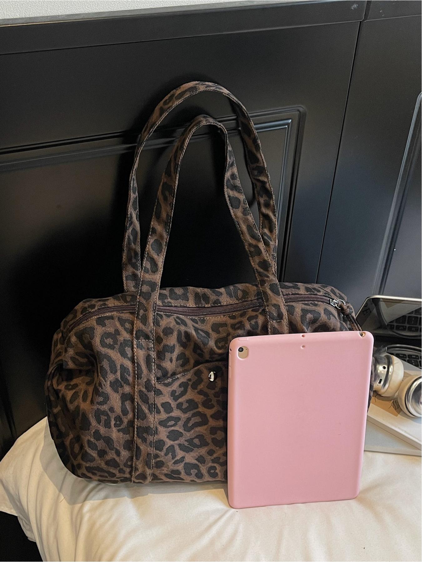 Large capacity denim leopard print luggage bag, made of tough fabric suitable for urban life, with non glaring prints, niche design, versatile tote bag, convenient sports bag, Denim shoulder satchel
