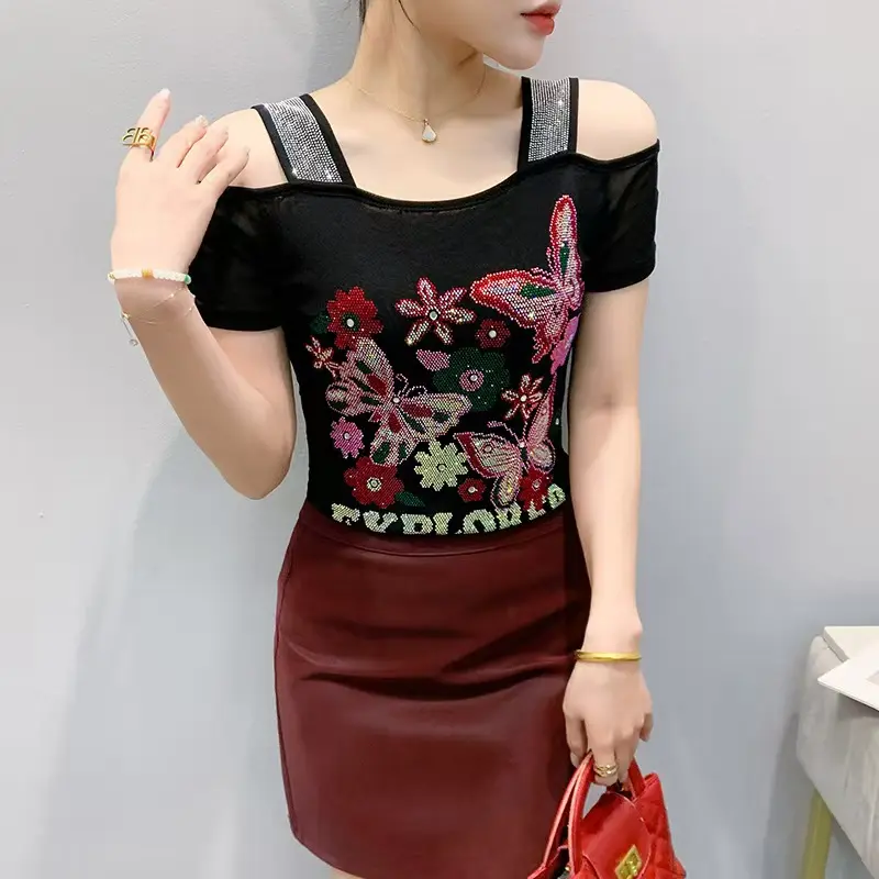Women's Casual Elegant Off-Shoulder Butterfly Sequin T-Shirt, Slim Fit, Short Sleeve, Vibrant Floral Butterfly Design, Sparkling Shoulder Straps, Ideal for Spring/Summer Fashion, Womenswear Top