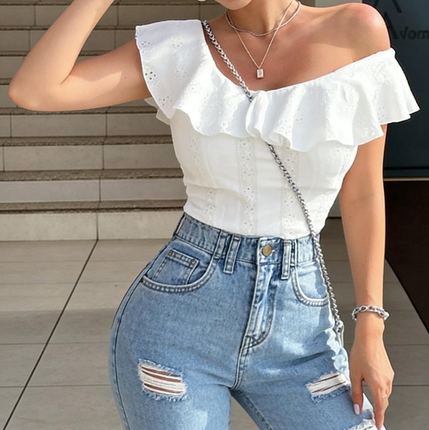 Women's Hollow Out Embroidery Sleeveless Top, Summer Fashion Casual Blouse, Elegant Lightweight Design for Daily Wear