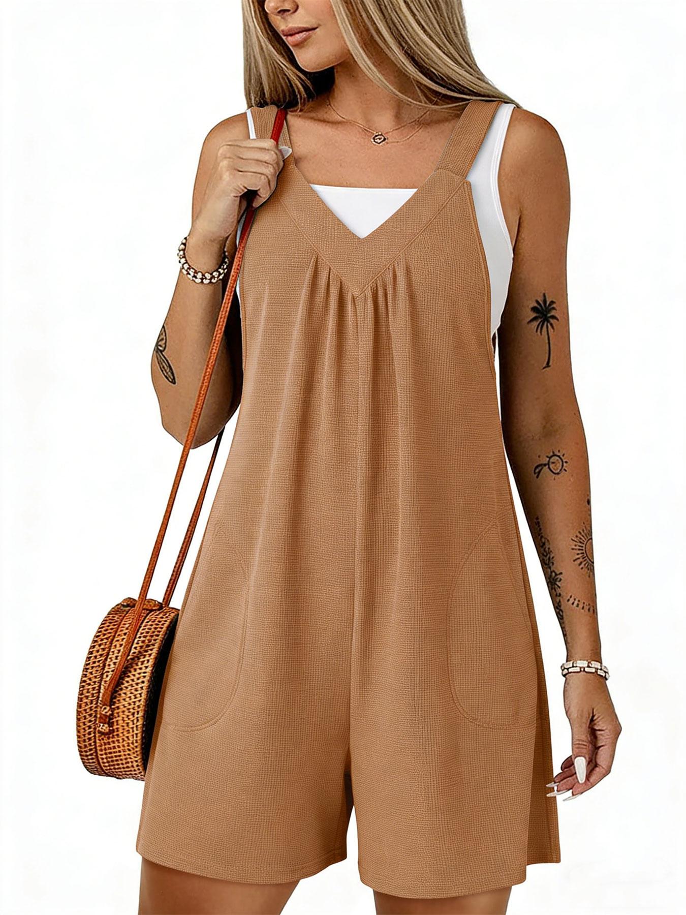 A solid color, sleeveless, waffle-knit, side-pocket, straight-leg, three-quarter-length overalls with straps suitable for summer, suitable for daily commuting, home, dating.