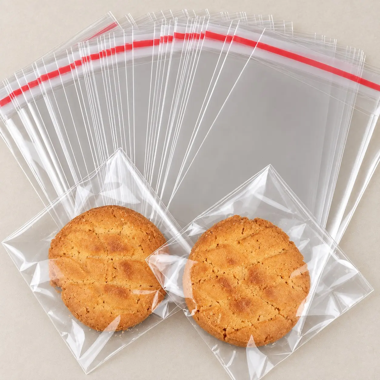 200pcs Transparent Self-Sealing Cello Bags, 4x6 Inch Reusable Plastic Biscuit Packaging Bags, Resealable Packaging Ideal for Cookies & Snacks Storage