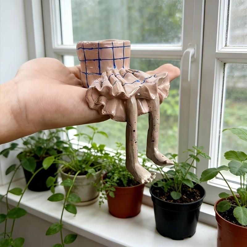 Resin Statue Base Planter, Ideal for Succulents, Cacti, Small Plants, Outdoor Use, Modern Home Office Decor, Balcony Ornament