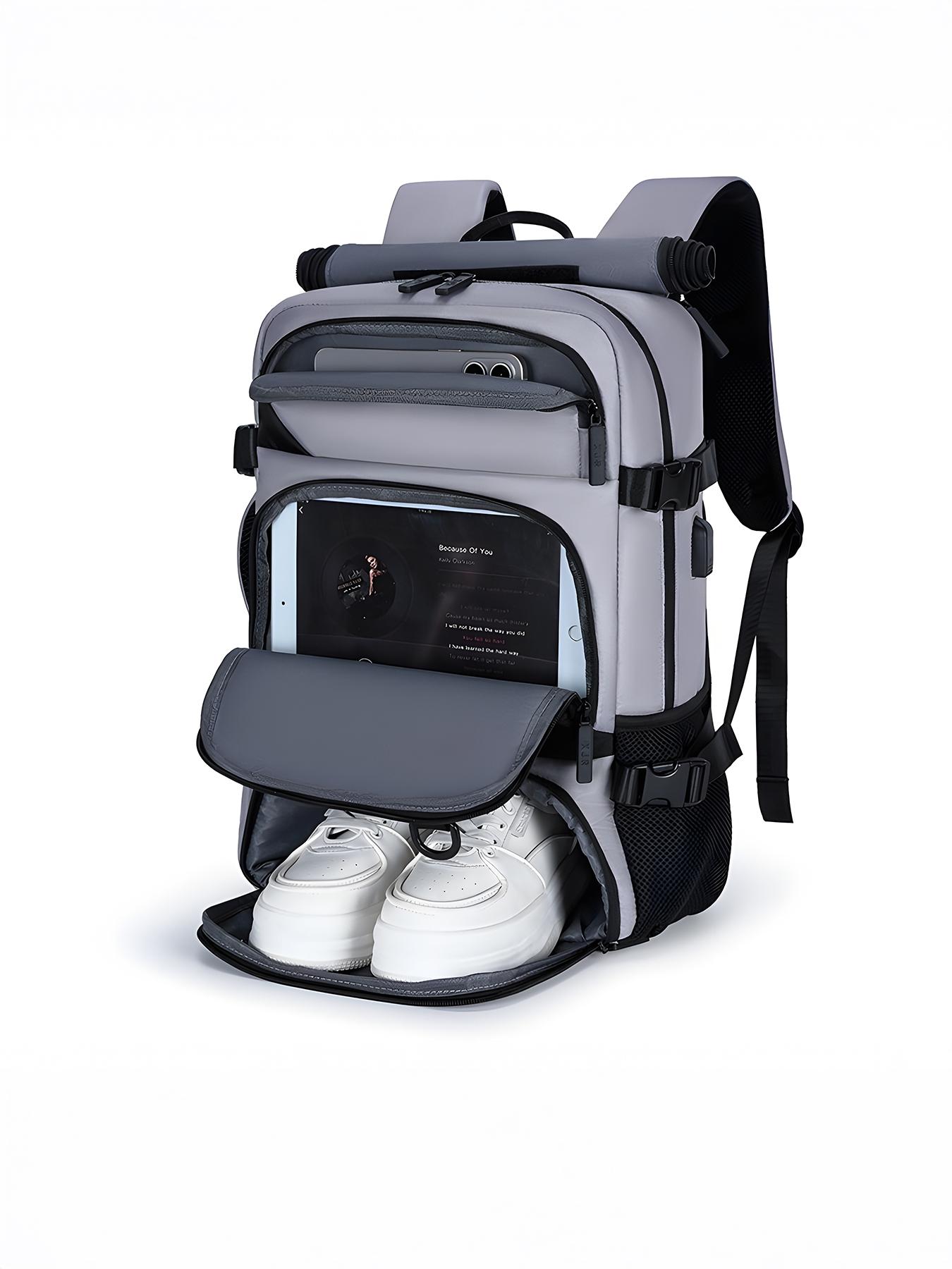 This hiking backpack features a Michael Jackson portrait and is designed with multiple layers, making it suitable as a back-to-school or New Year's gift.