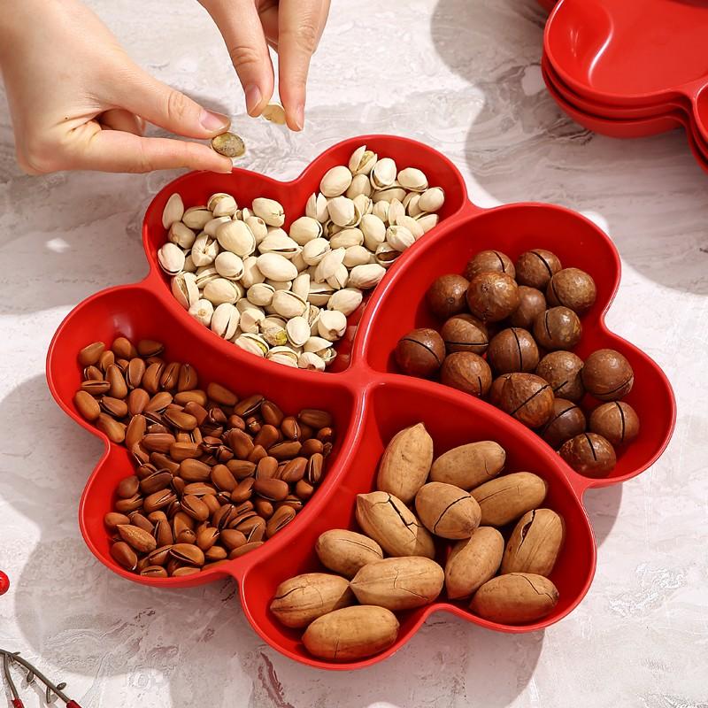 Four-Leaf Clover Fruit Tray, Perfect for Valentine's Day, Reusable Plastic Serving Platter, Heart-Shaped Divided Dish, Elegant Plastic Plates