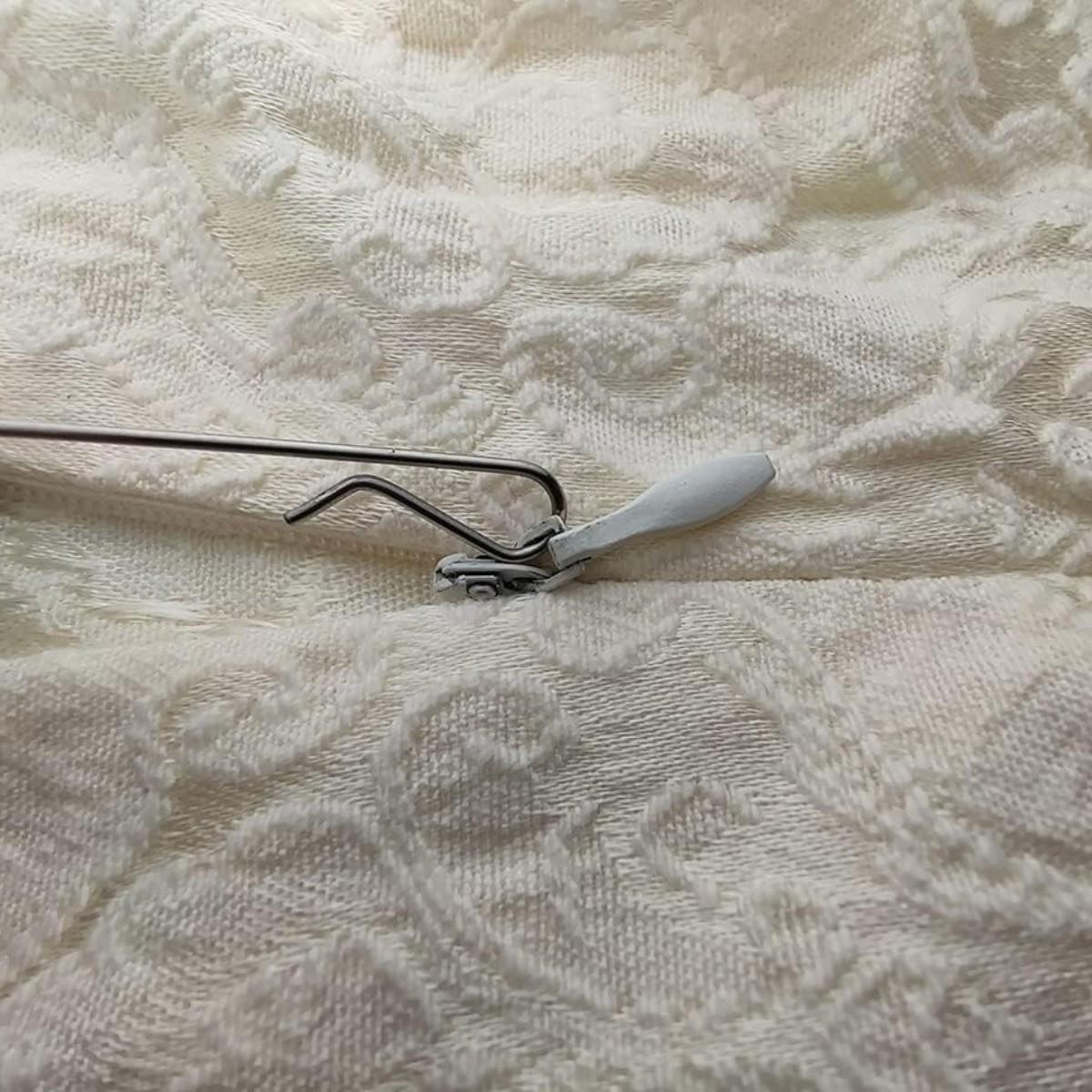 Dress and Boot Zipper Aid Tool, Universal Zipper Puller and Hook for All Types of Zippers, Self-Thread Dress Zipper Helper