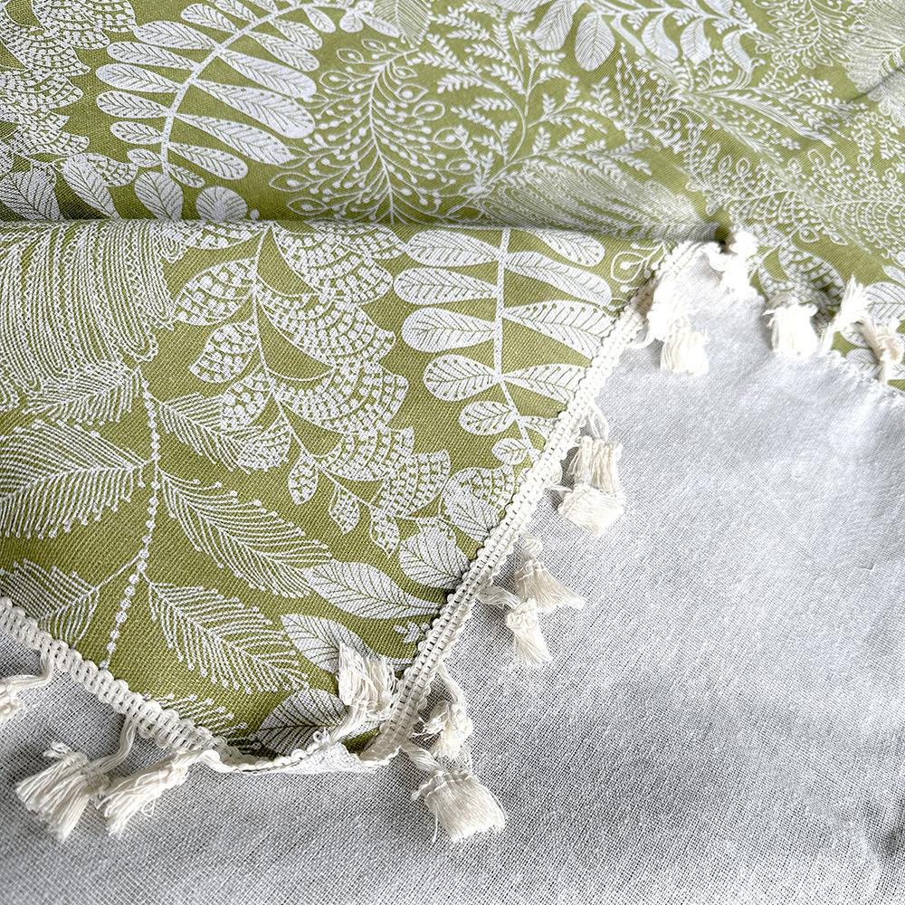 Ins Style Tassel Fringe Picnic Blanket - Vintage Green Plant-Print Camping Mat, Portable Foldable Outdoor Throw for Lake, Lawn (Sports & Outdoor Camping & Hiking Picnicware), Blankets