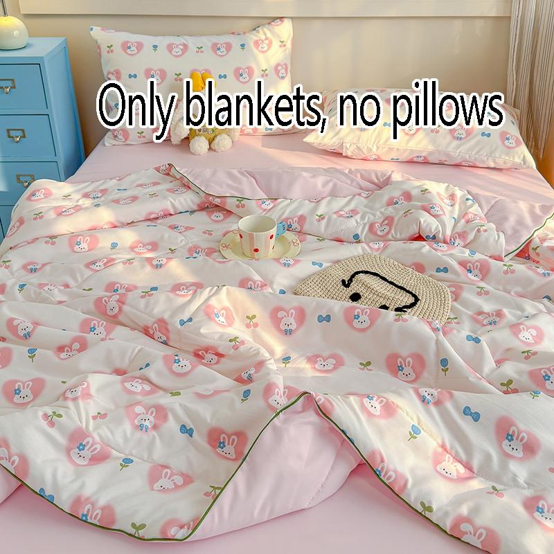 1pcs of small floral print summer quilt, super soft and skin-friendly air-conditioned quilt, suitable for use in all seasons, bedrooms, and living rooms