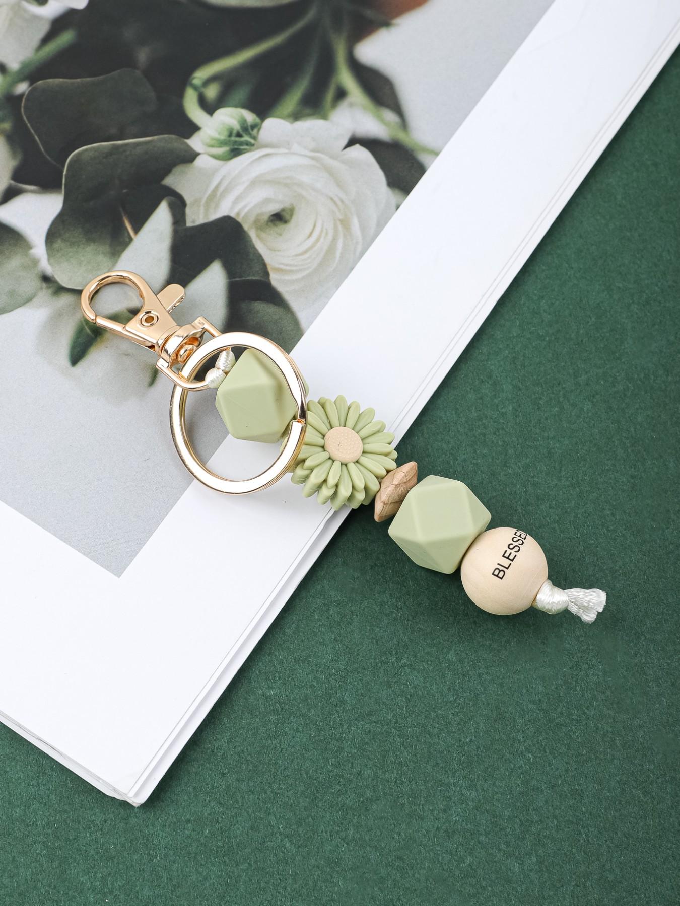 Elegant Daisy Keychain, Soft Silicone Beaded Wristlet, Perfect Mother's Day Gift for Mom, Viral Tiktok Accessory, 1pcs