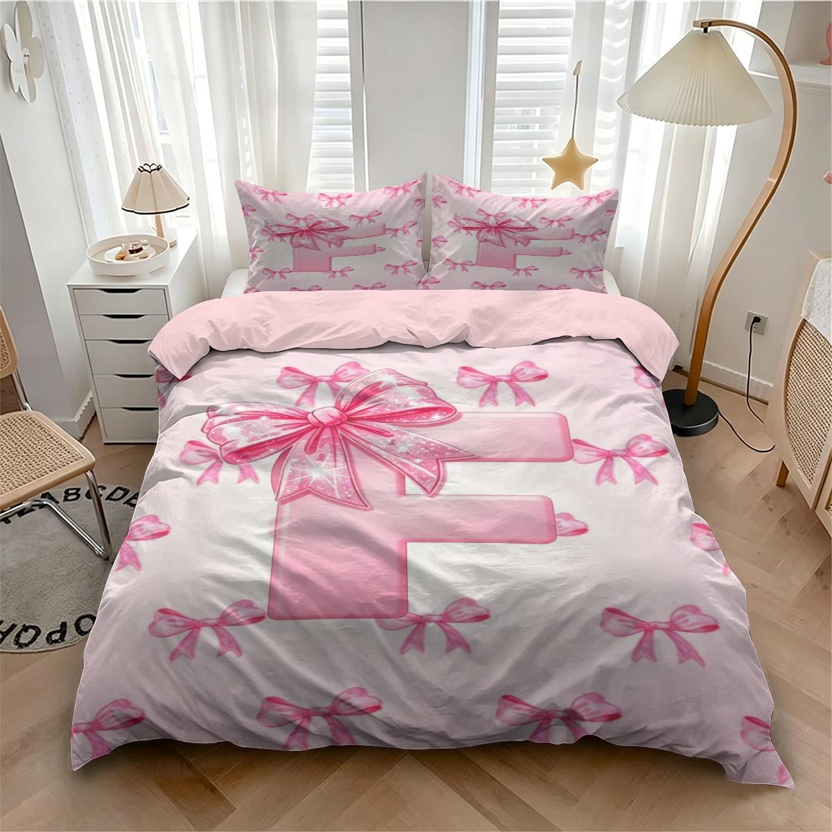 Pink Letter A~Z Bow Pattern Duvet Cover Set, 2/3Pcs Aesthetic Cute Bedding Set, Comfy Bedding Set, Breathable Quilted Quilt, Sweet Girly Bed Linens, Perfect for Teen Girls Bedroom Decor. 1 or 2 Pillowcase, No Filling