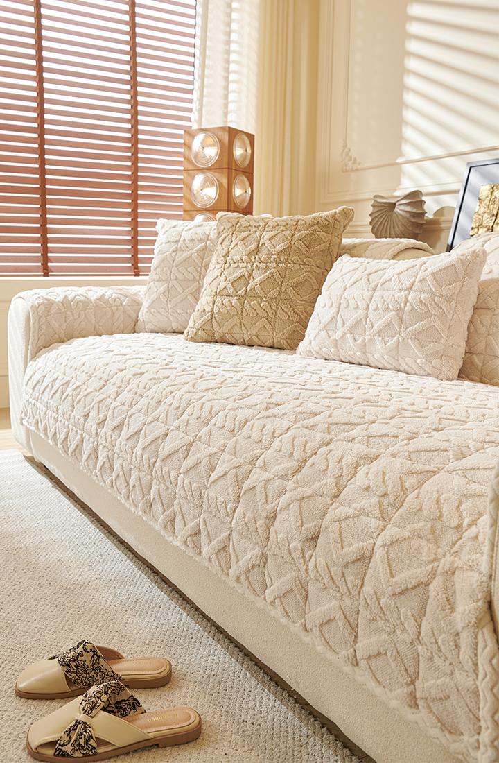 Artificial Fur Sofa Cushion, 1 Count Non-Slip Cushion, Soft Thick Plush Material, Winter Warmth, Pet Friendly, Anti slip protection, Perfect Living Room & Bedroom Decor, Soft Sofa Protector