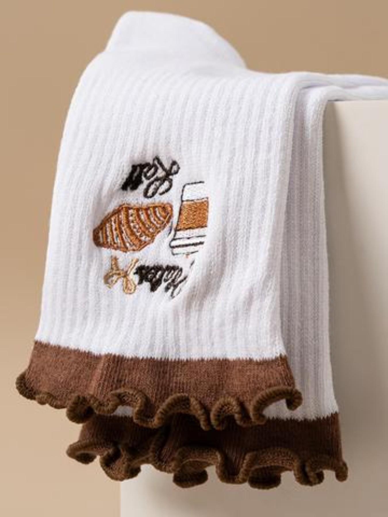 4 Pairs Women's Sports Socks, Cute Cartoon Embroidered Ankle Socks, Non-Slip Silicone Pilates Yoga Socks, Breathable Indoor Dance Socks