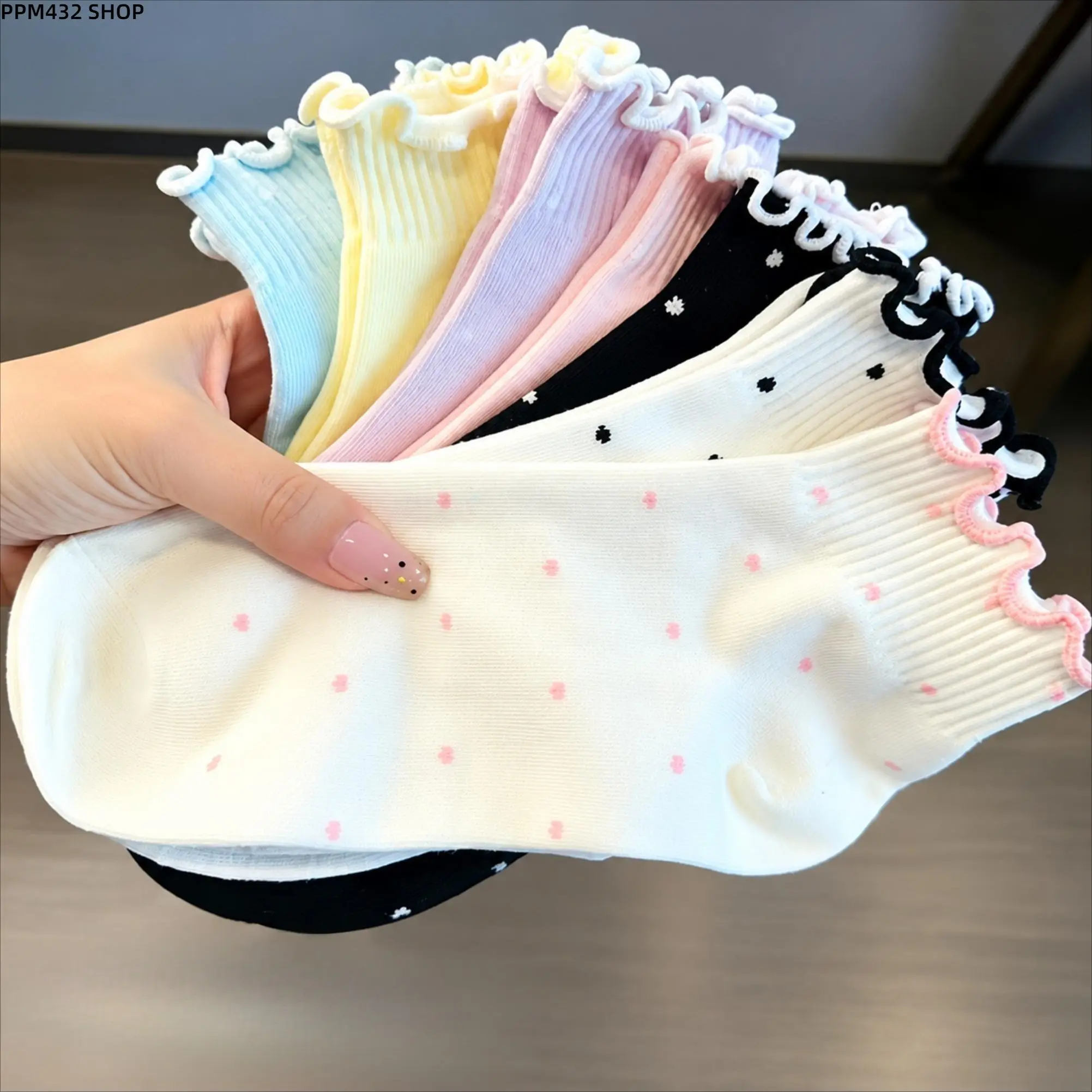 6 Pairs Women's Ruffle Ankle Socks, Soft Ribbed Lace Trim Frilly Short Socks, Comfortable Stretchy Socks in Assorted Colors for Sneakers Flats Mary Janes Daily Wear and Fall Winter Outfits
