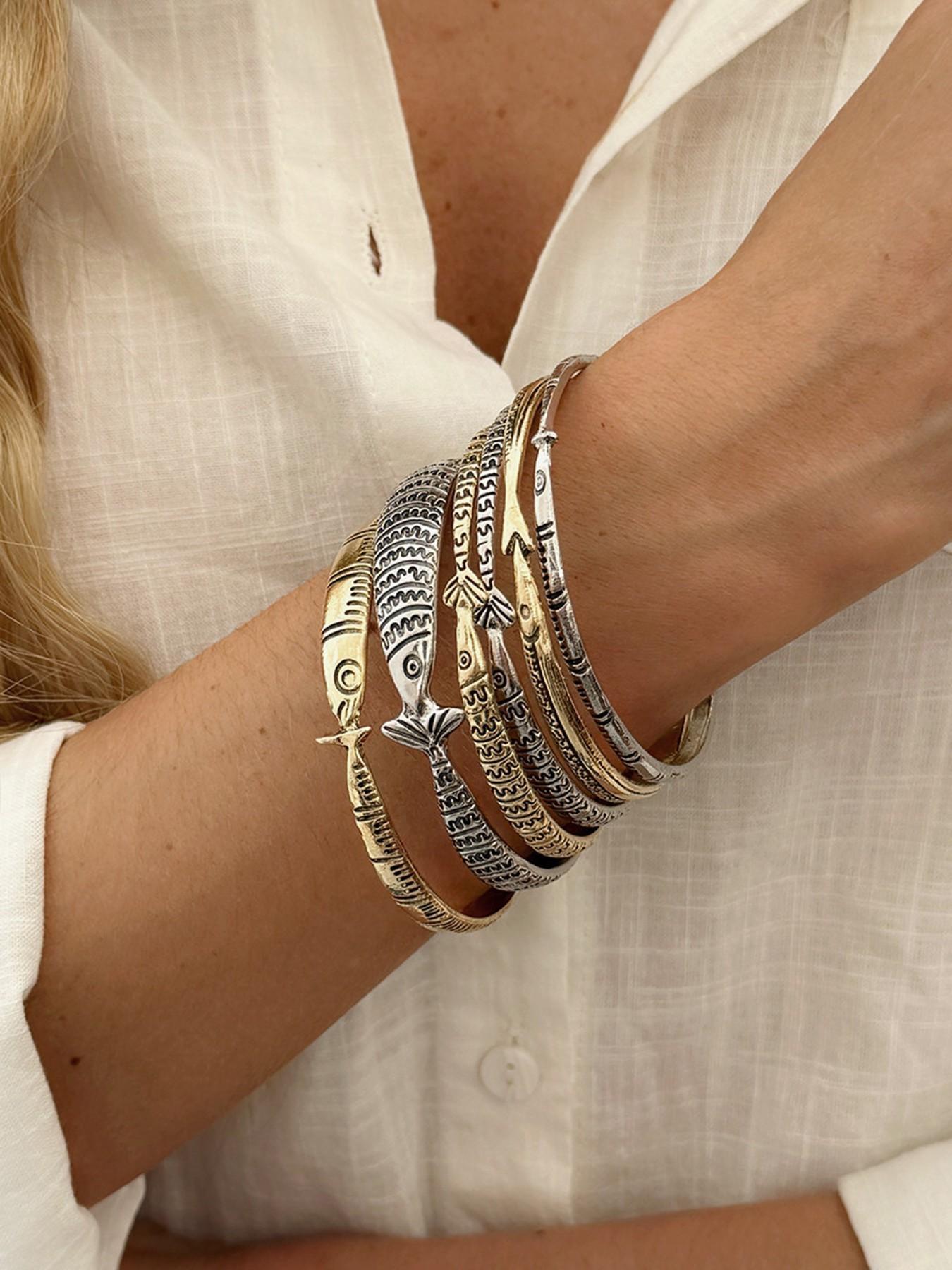 Women's 6-Piece Retro Tribal Alloy Cuff Bangle Set - Carved Fish Pattern, Ocean Theme, Layered Jewelry Stack, Vintage Tribal Art, Unisex Arm Candy Accessories, Fashion Bracelets Costume Jewelry