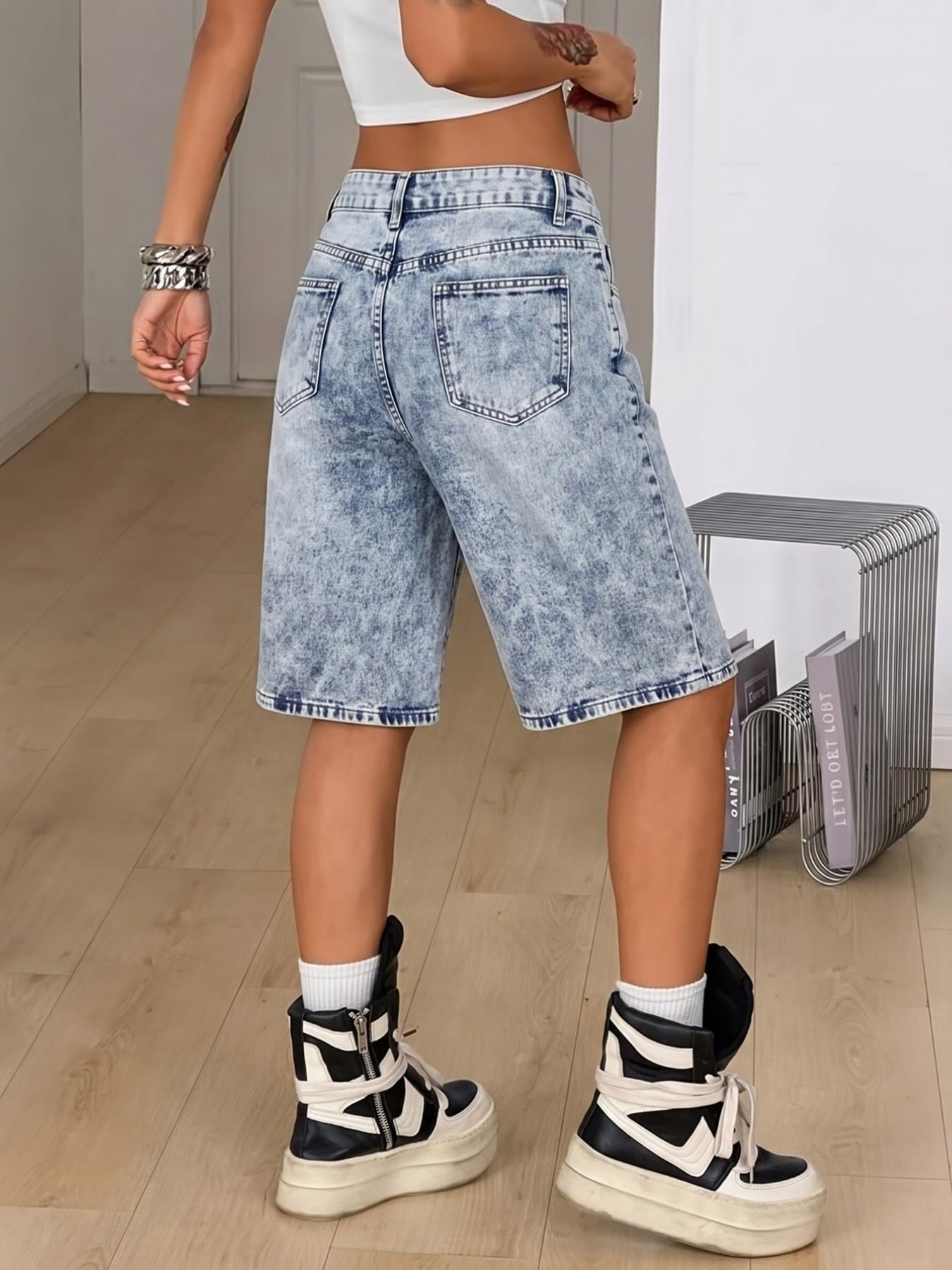 Women's Vintage Light Blue Washed Denim Shorts, Casual Five-Quarter Button Jeans, Slimming Fit, Perfect for Spring and Summer