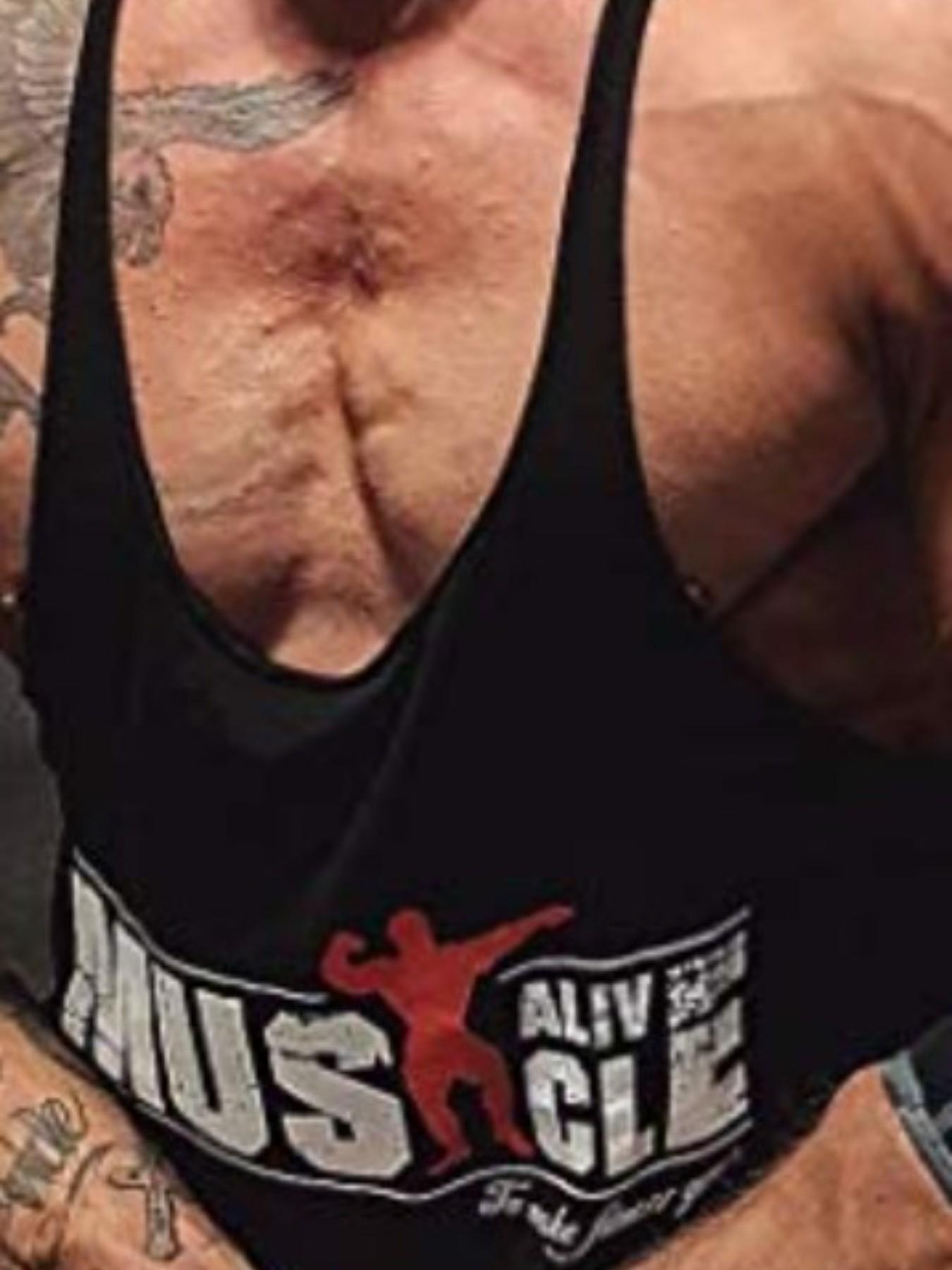 Men's Muscle Alive Graphic Fitness Tank Top, Sporty Loose-Fitting Sleeveless Shirt, All-Season Muscle Training Wear, Creative Design