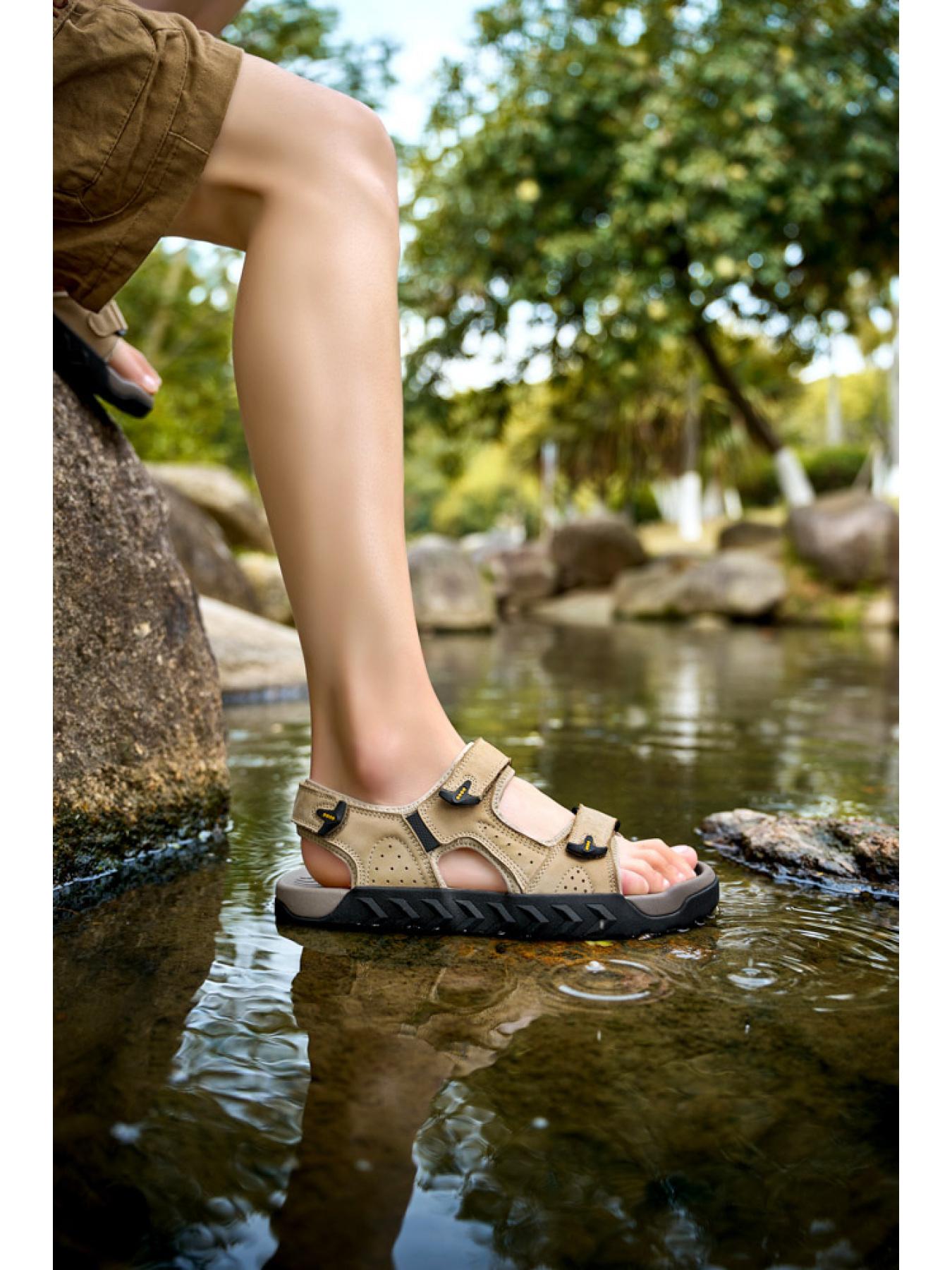 Men's Solid Color Velcro Hollow Outdoor Water Trekking Sandals Thick-soled Non-slip Anti-impact Closed-toe Beach Shoes Breathable Hiking Shoes