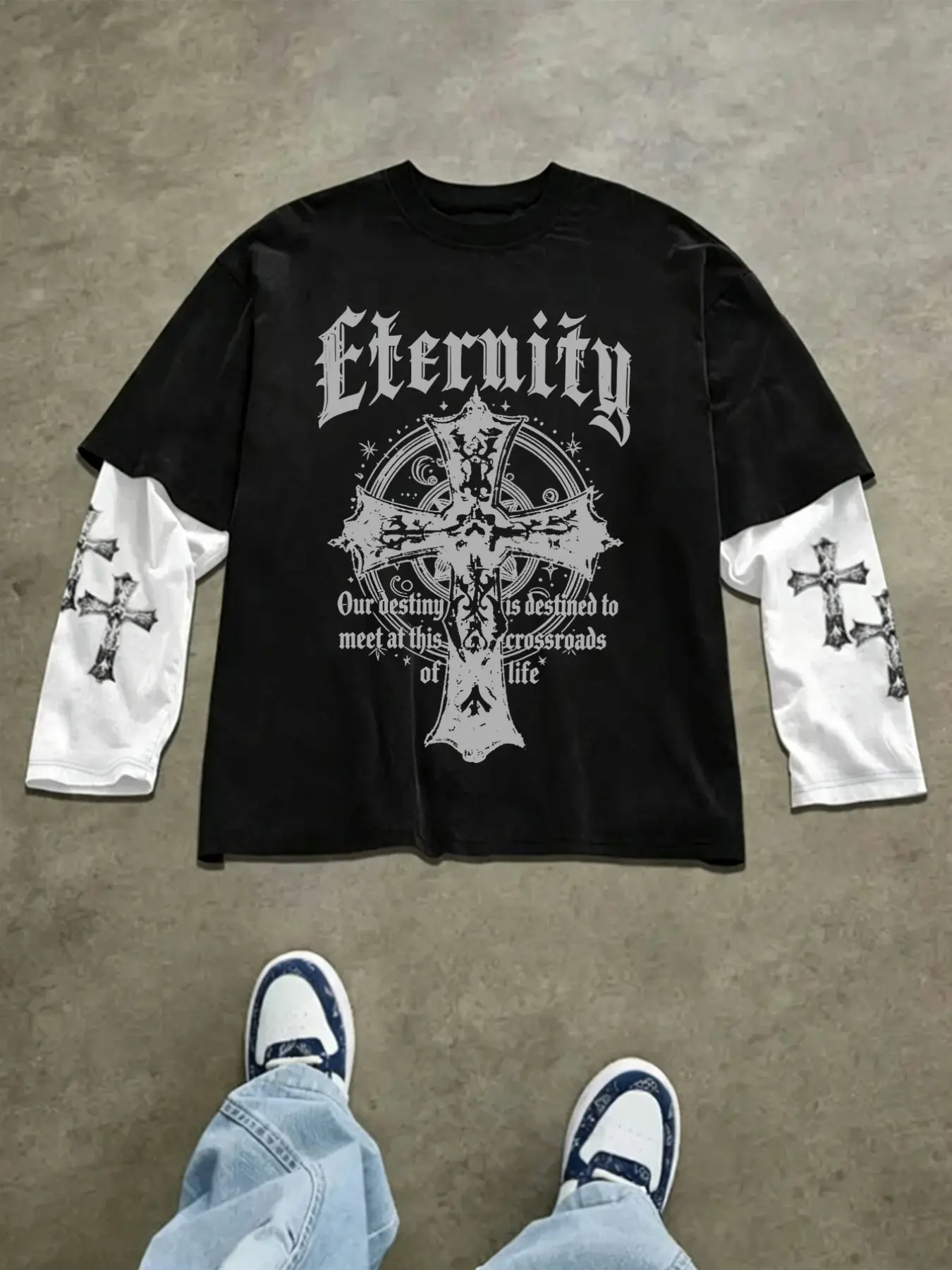 Street style long-sleeved T-shirt with a timeless cross print, fashionable dark style casual wear, unisex, Y2K gothic style spring and autumn top.