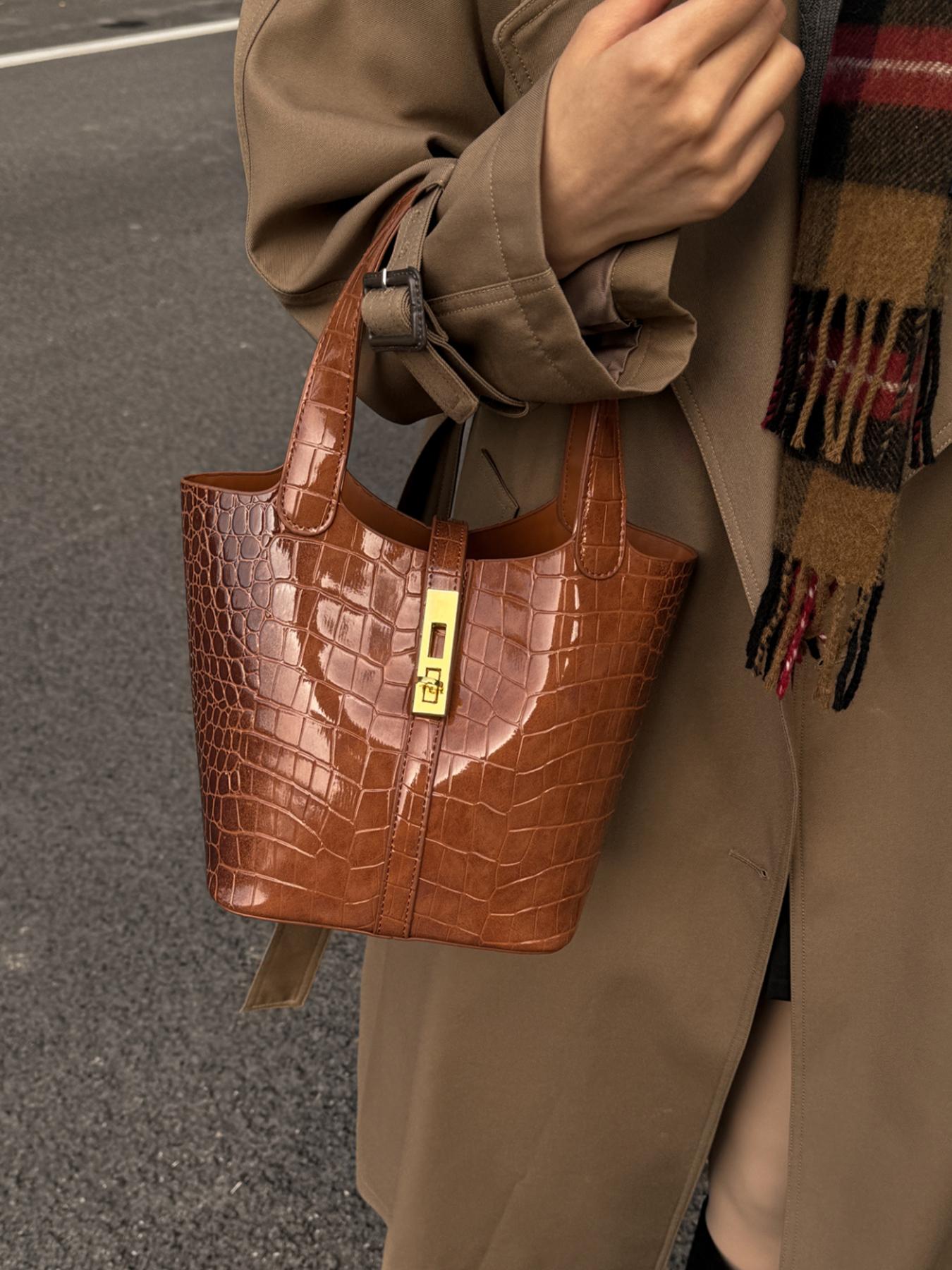 1pc Women's handbag with solid color crocodile pattern, Casual Trendy Handbag, simple and trendy, suitable for white-collar workers commute, go shopping. Lightweight Work Bag