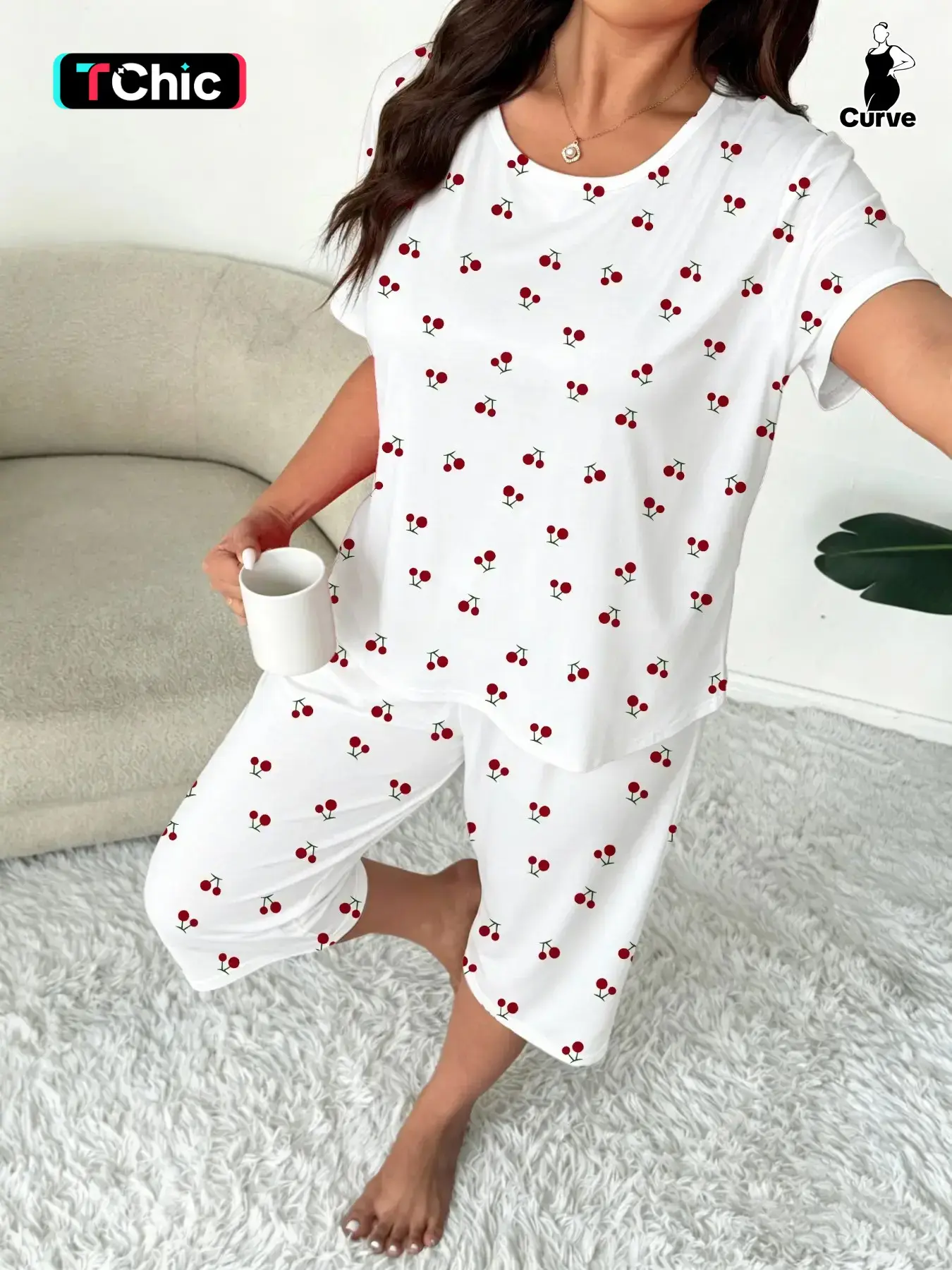 Plus-Size Women's Cherry Print Round Neck Short Sleeve Top and Capri Pants Set, Casual Pajamas Set, Comfortable Sleepwear