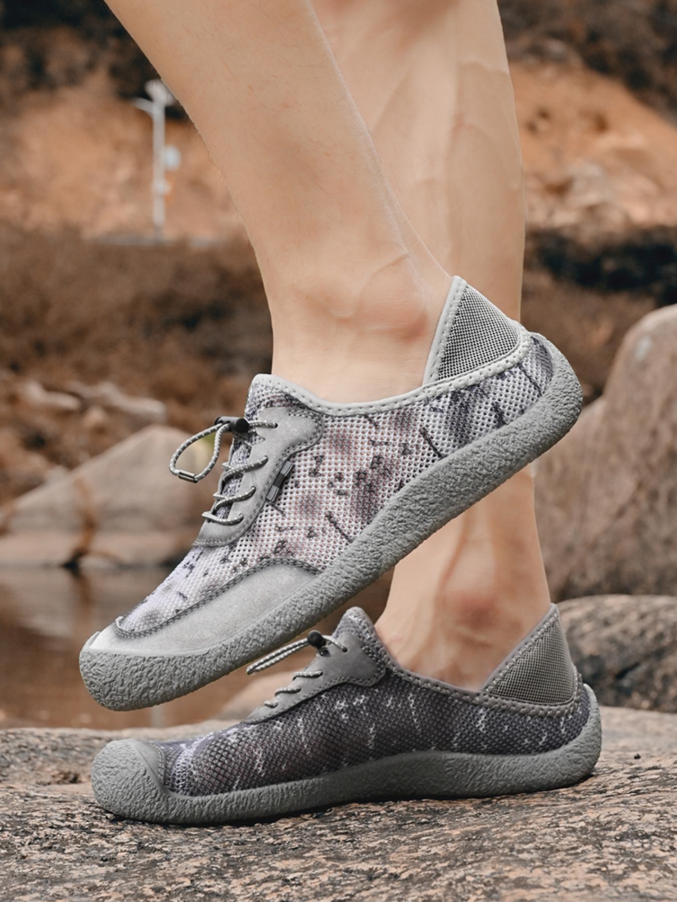 Men's Solid Color Mesh Breathable Outdoor Water Shoes Drawstring Two-Way Closed-Toe Sandals Non-Slip Wear-Resistant Soft Sole Hiking Shoes