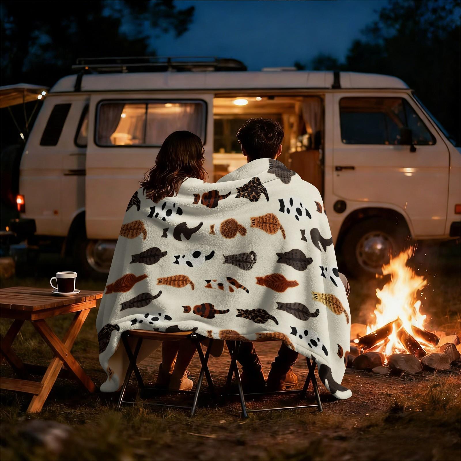 Cute Cat Back Print Flannel Throw Blanket, Soft Warm Fleece Blanket for Couch Bed Sofa, Cozy Plush Gift Blanket with Funny Cat Pattern, Lightweight Decorative Blanket for All Seasons, Perfect Gift for Cat Lovers, Friends & Family