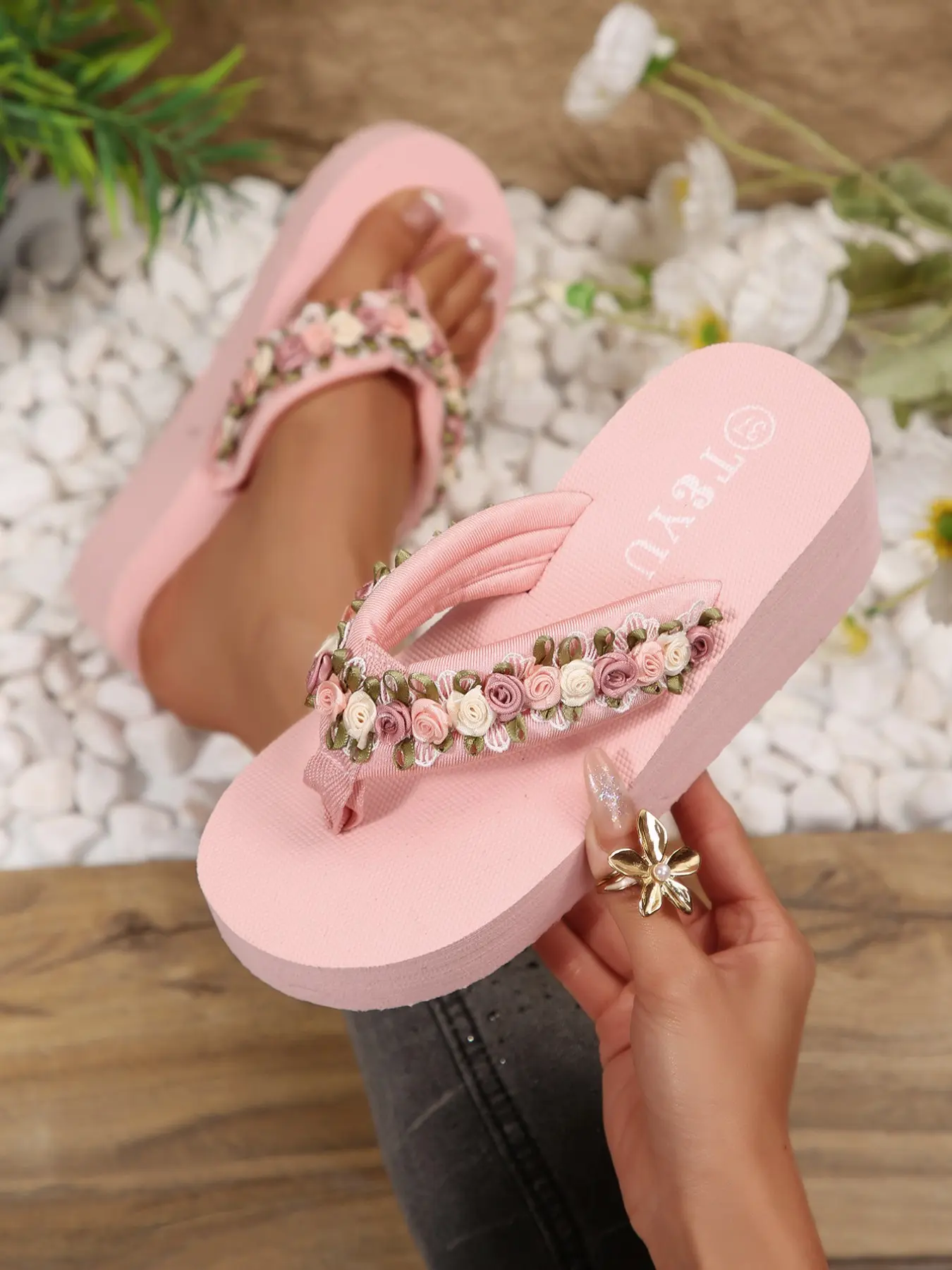 Women's Floral Wedge Sandals, 3D Rose Thick Sole Flip Flops, Summer Beach Shoes, Comfortable and Stylish Footwear for Women