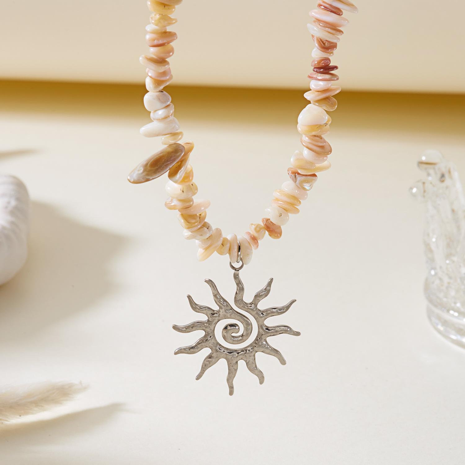 Bohemian Vacation Style Sun Flame Natural Stone Necklace, French Vintage Beaded Pendant Chain, Unique Jewelry Accessory