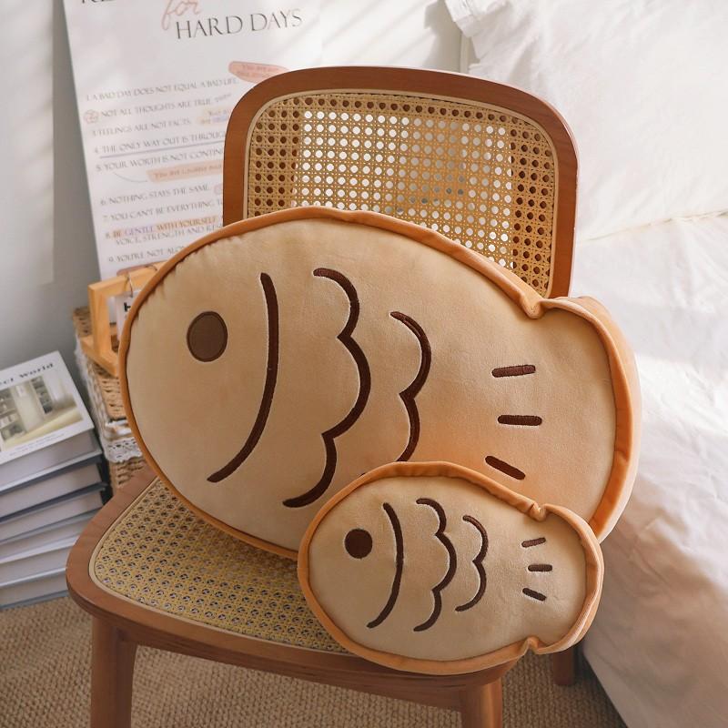 Fish Cake Butter Bread Pattern Pillow, Soft Nordic Style Polyester Fiber Cushion, Home Decor, 1 Piece, Comfortable and Stylish